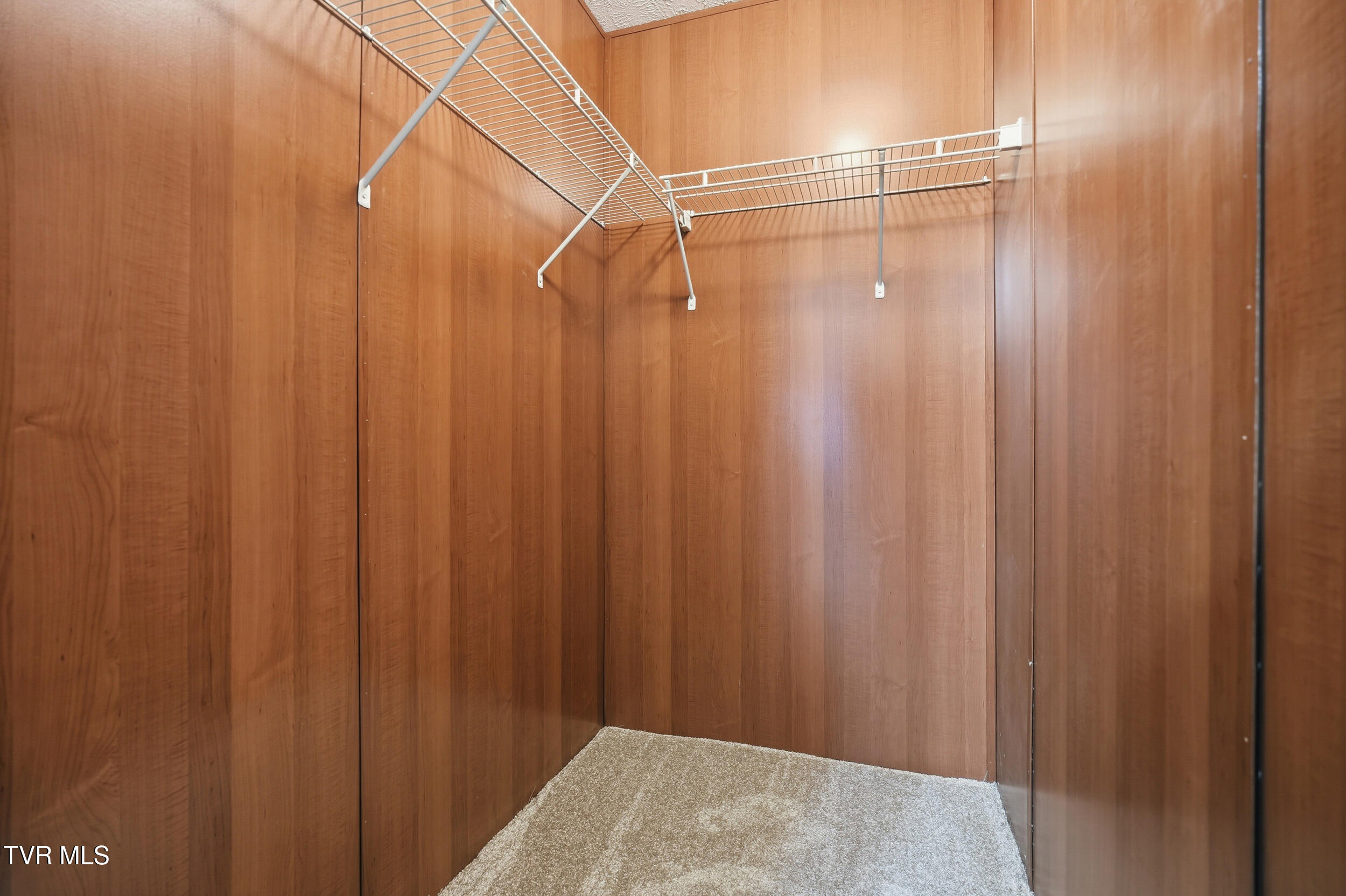 5634 Orebank Road Kingsport, TN 37664 - Photo 23 of 29 Walkin Closet 3