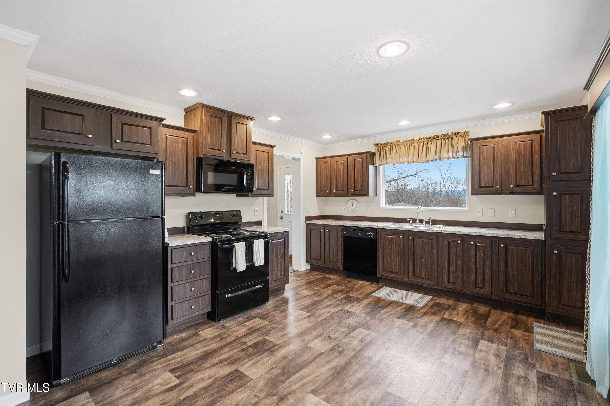 5634 Orebank Road Kingsport, TN 37664 - Photo 3 of 29 Kitchen
