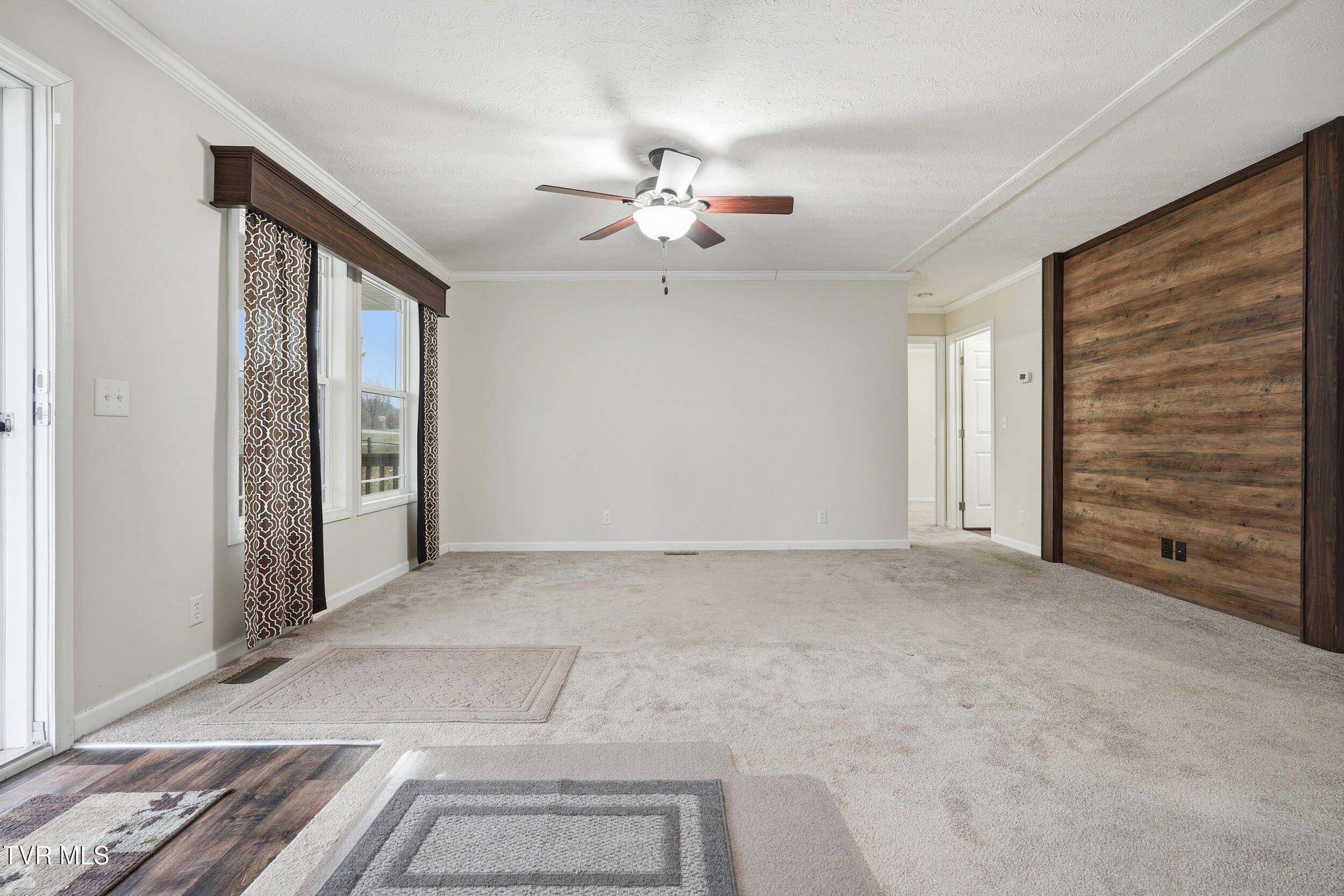 5634 Orebank Road Kingsport, TN 37664 - Photo 4 of 29 Livingroom