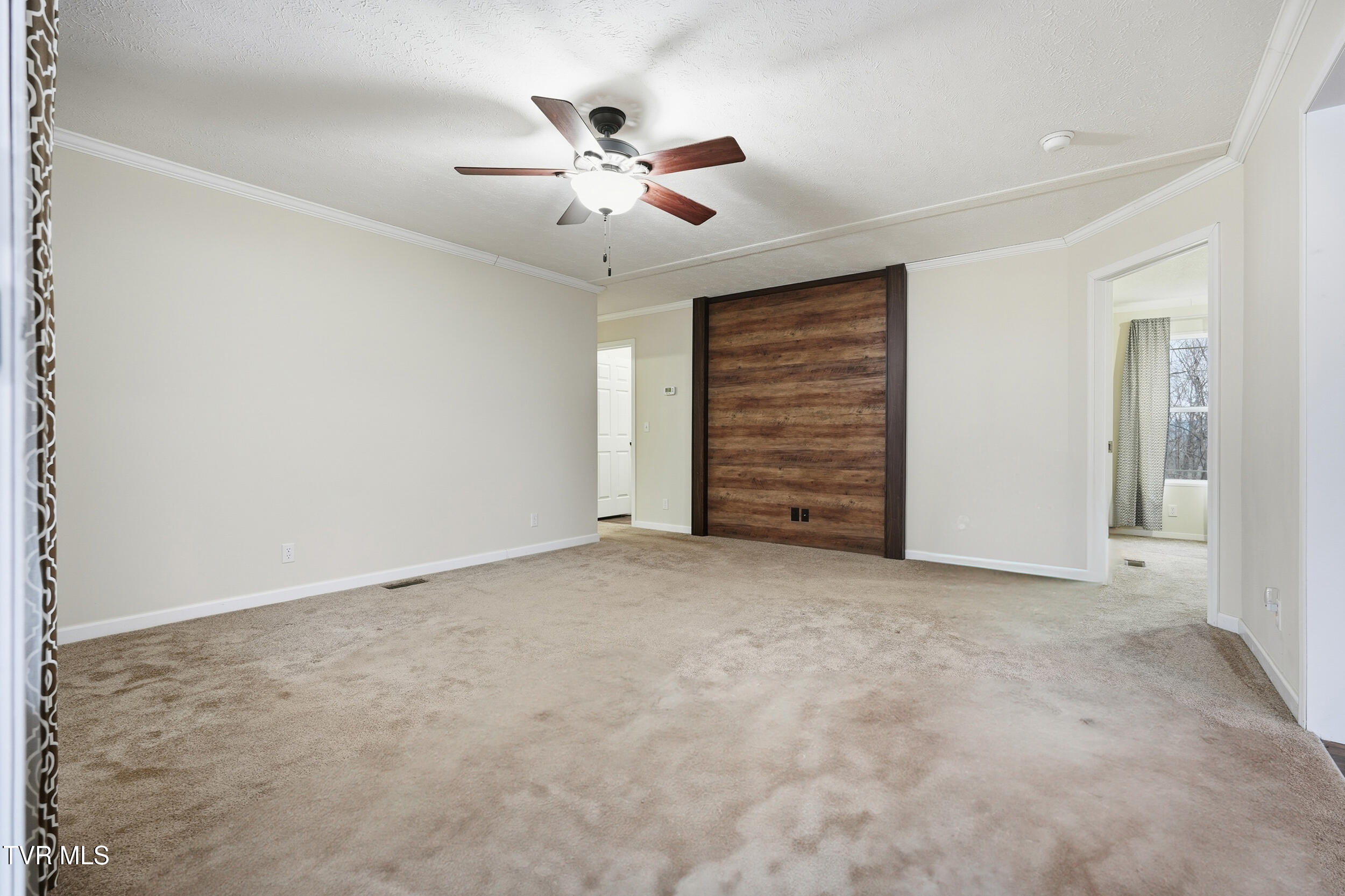 5634 Orebank Road Kingsport, TN 37664 - Photo 10 of 29 Livingroom/entry