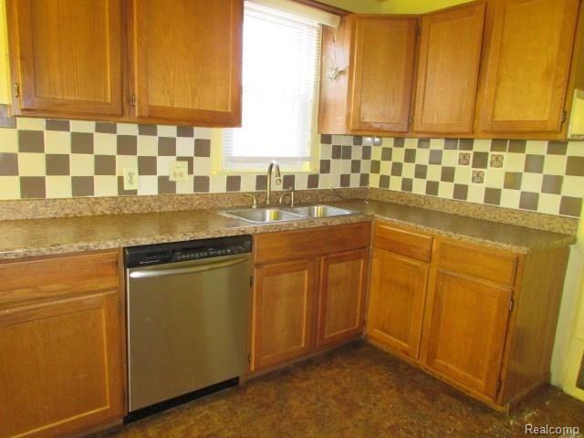 9925 Meyers Road Detroit, MI 48227 - Photo 12 of 26 IMG_6684.JPG