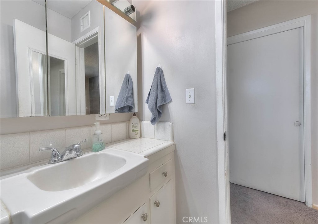 11229 Town & Country Drive Riverside, CA 92505 - Photo 24 of 36 Primary bedroom bathroom 3