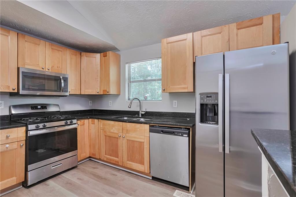 4055 Chimney Ridge Way Ellenwood, GA 30294 - Photo 9 of 25