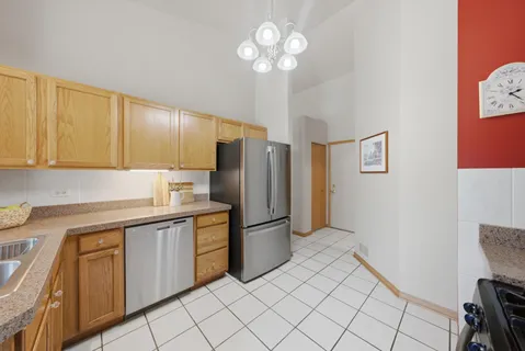 $320,000 | 2804 North Southern Hills Drive, Wadsworth, IL 60083