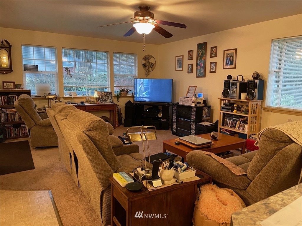 26370 Barrett Road Northeast Kingston, WA 98346 - Photo 5 of 20 Gallery Image 5
