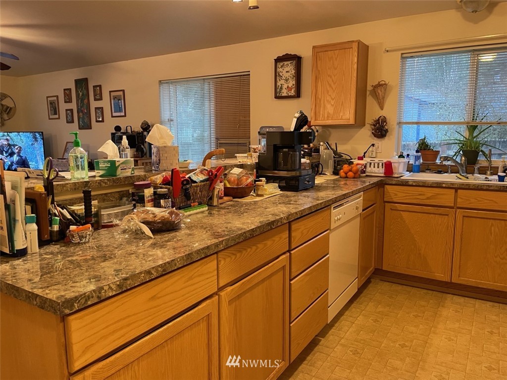 26370 Barrett Road Northeast Kingston, WA 98346 - Photo 6 of 20 Gallery Image 6