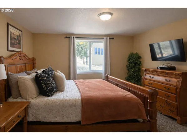 $1,249,000 | 4463 Southwest Corral Drive, Culver, OR 97734