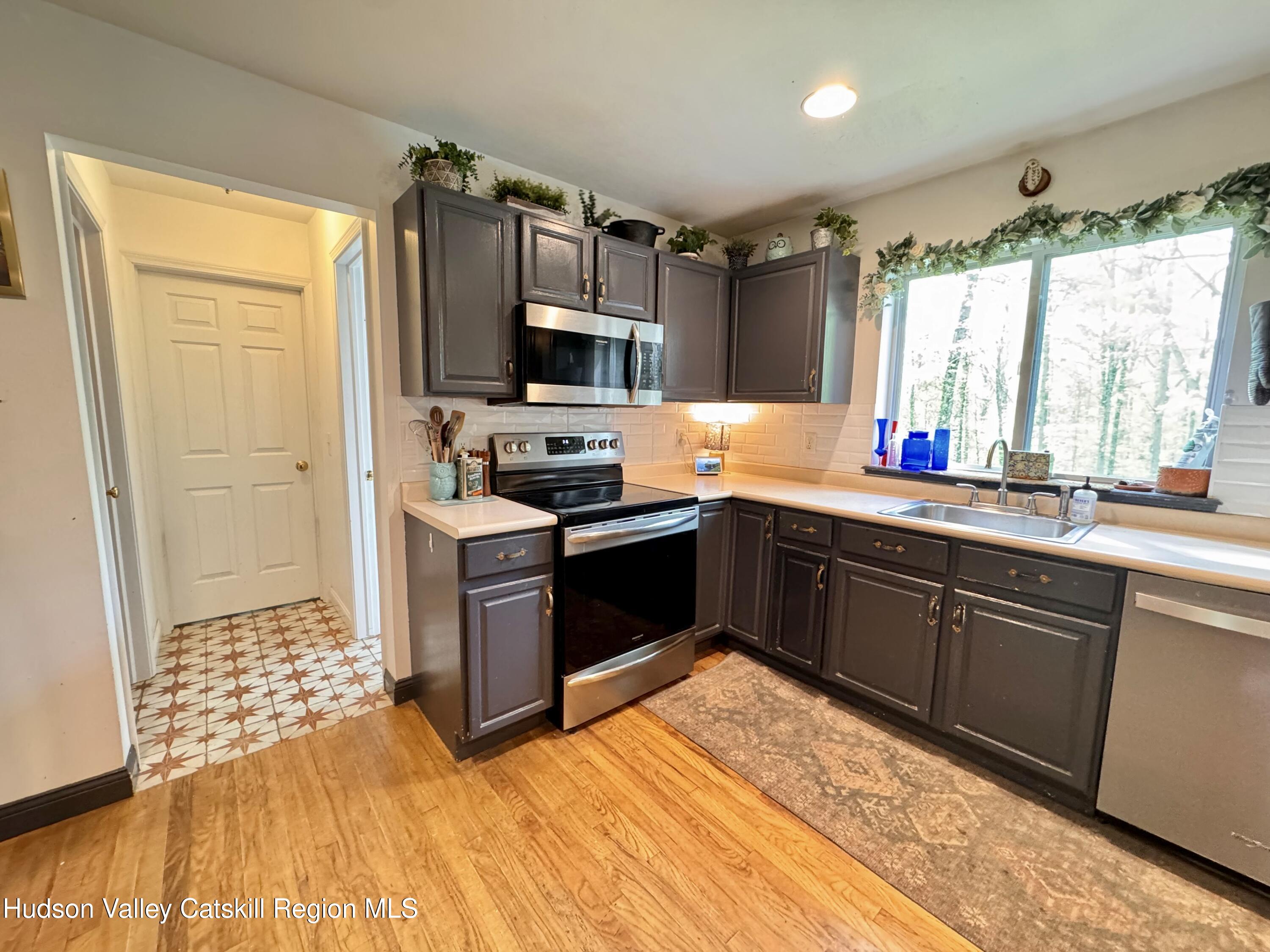 354 Plutarch Road Highland, NY 12528 - Photo 7 of 45 KITCHEN(2)