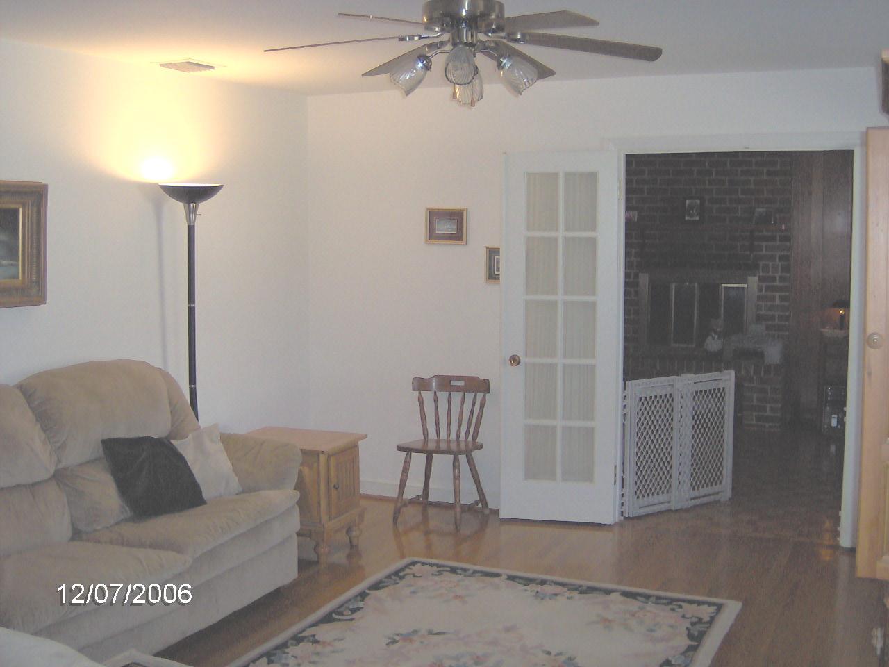 3038 Lofton Road Roanoke, VA 24018 - Photo 3 of 6 Living Room
