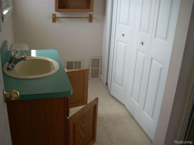 23860 Bordman Road Armada, MI 48005 - Photo 11 of 11 DSCN0256 (Small)