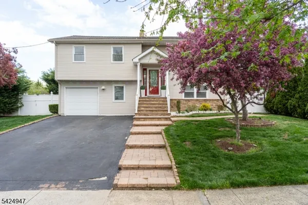 $630,000 | 14 Hopatcong Drive, Lawrence Township, NJ 08648