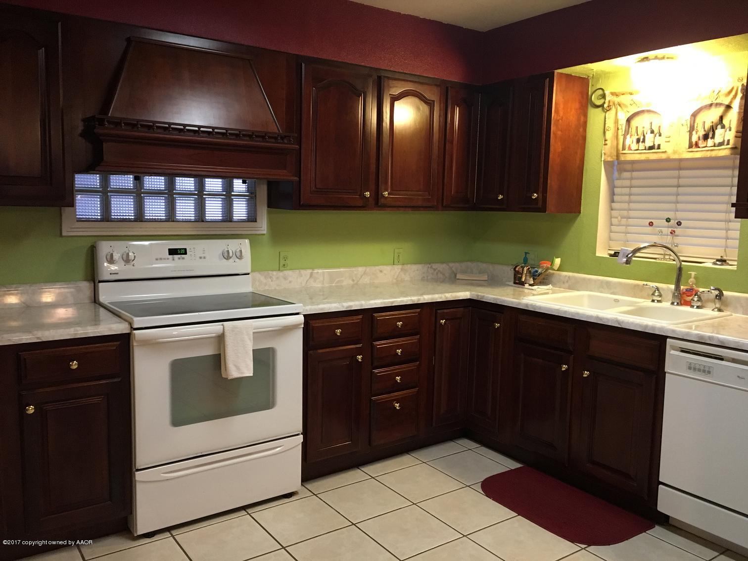 1502 South Colgate Street Perryton, TX 79070 - Photo 5 of 13 shrink1