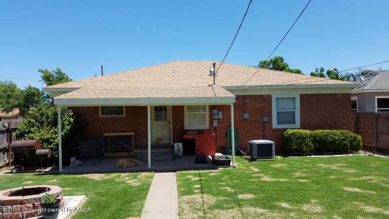 1502 South Colgate Street Perryton, TX 79070 - Photo 7 of 13 back patio