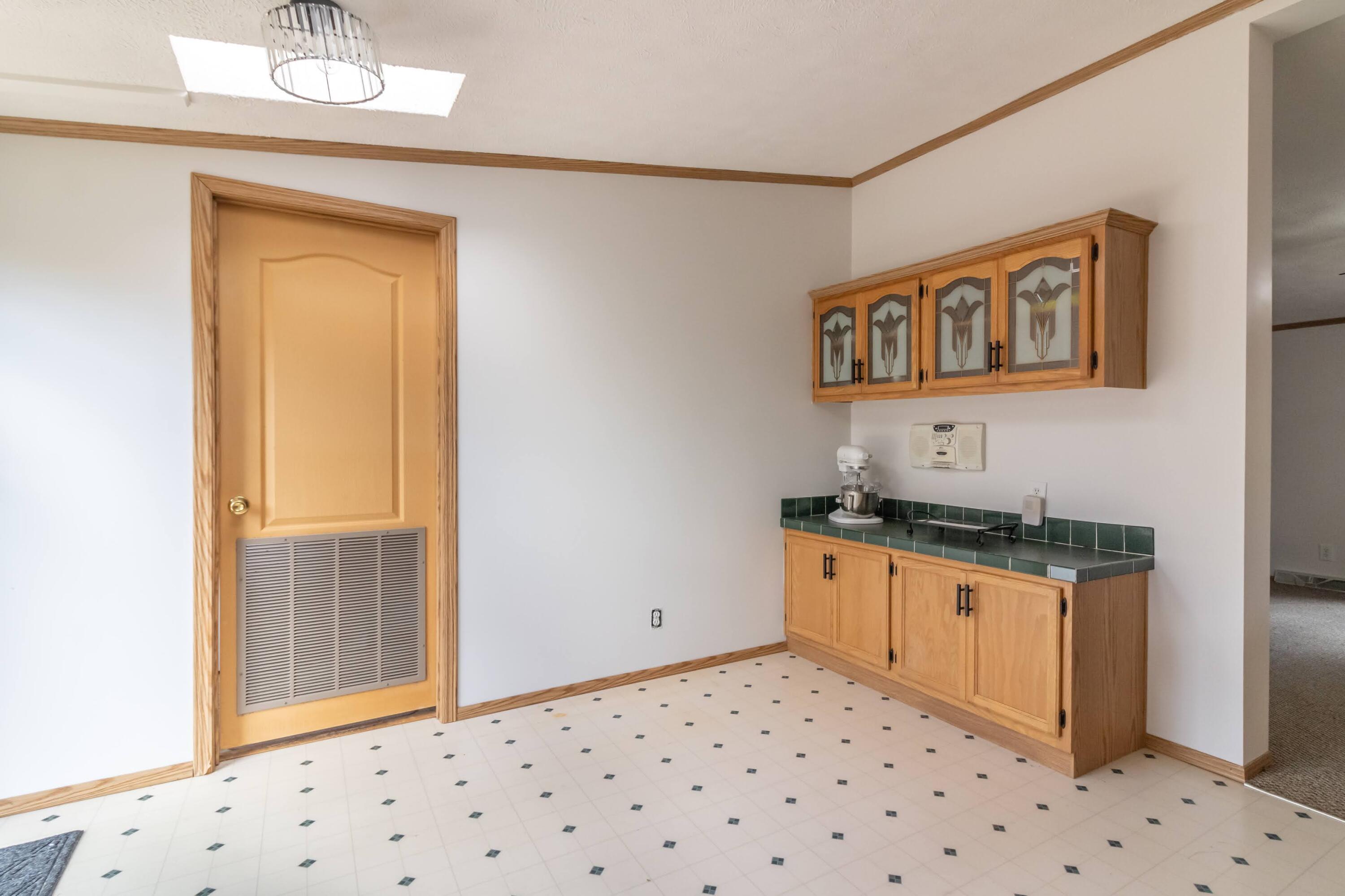 352 Pout Town Road Stockton Springs, ME 04981 - Photo 27 of 54 352 Pout Town Interiors-16