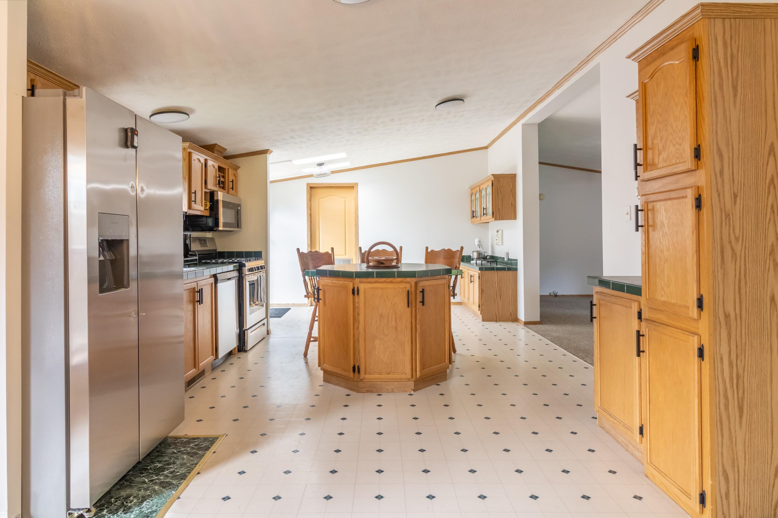 352 Pout Town Road Stockton Springs, ME 04981 - Photo 4 of 54 352 Pout Town Interiors-10