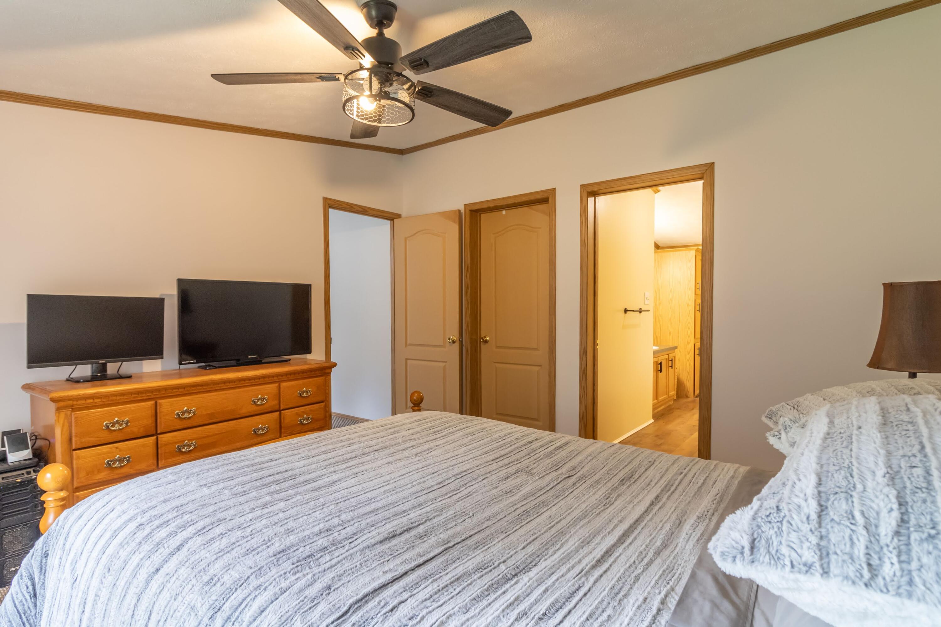 352 Pout Town Road Stockton Springs, ME 04981 - Photo 44 of 54 352 Pout Town Interiors-27