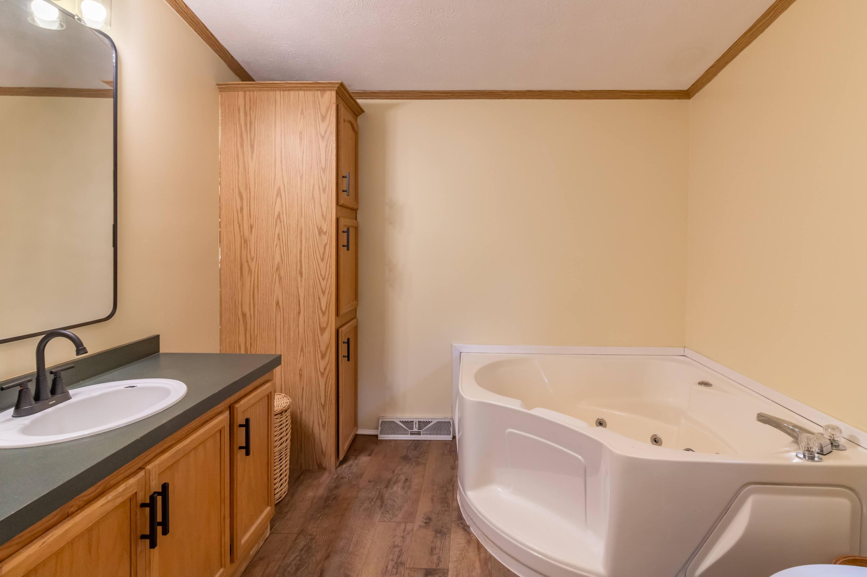 352 Pout Town Road Stockton Springs, ME 04981 - Photo 45 of 54 352 Pout Town Interiors-28