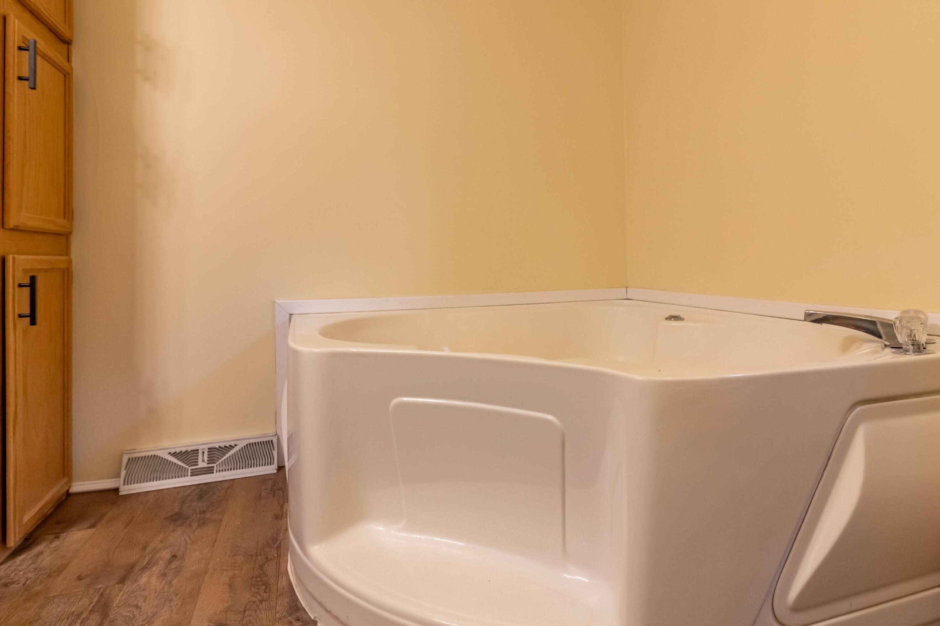 352 Pout Town Road Stockton Springs, ME 04981 - Photo 49 of 54 352 Pout Town Interiors-32