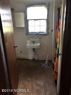 1307 Hooks Road Fremont, NC 27830 - Photo 6 of 14 Bathroom