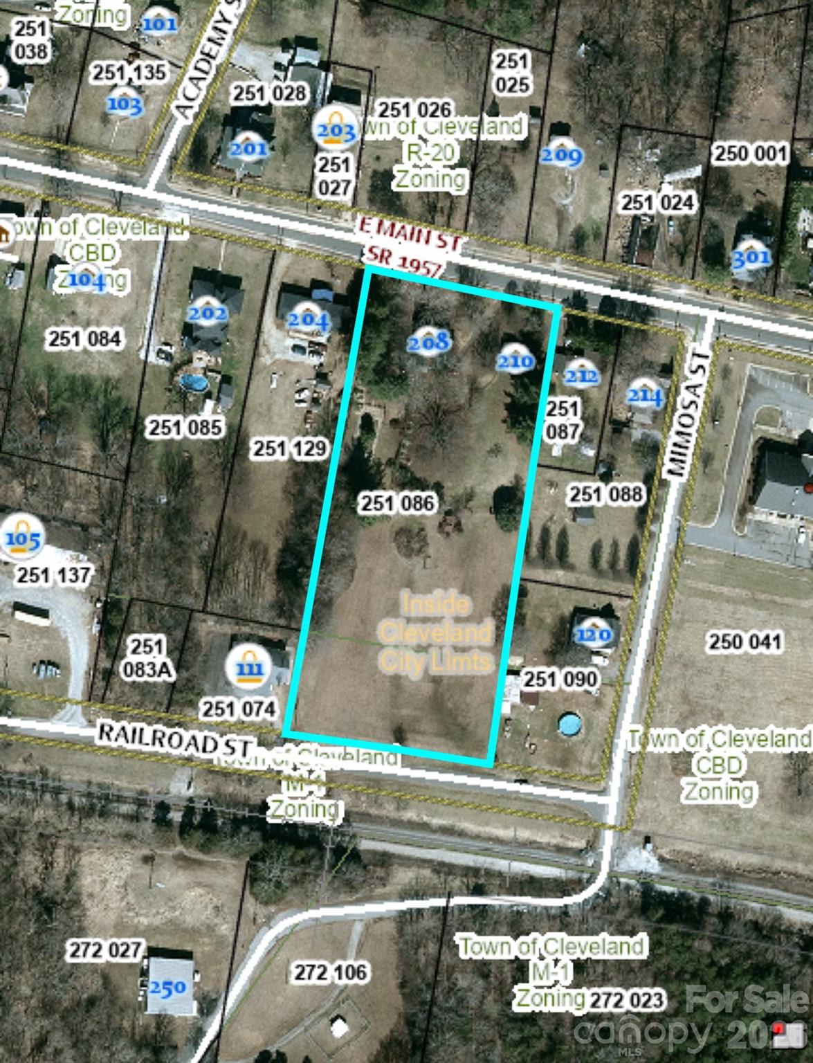 208 East Main Street Cleveland, NC 27013 - Photo 24 of 48 a close view of light