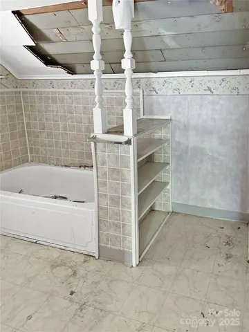 a view of a walk in closet