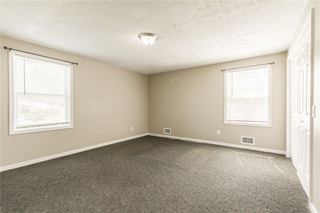 299 Fairport Road East Rochester, NY 14445 - Photo 25 of 48