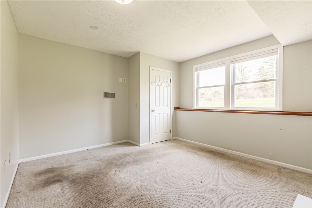 299 Fairport Road East Rochester, NY 14445 - Photo 37 of 48