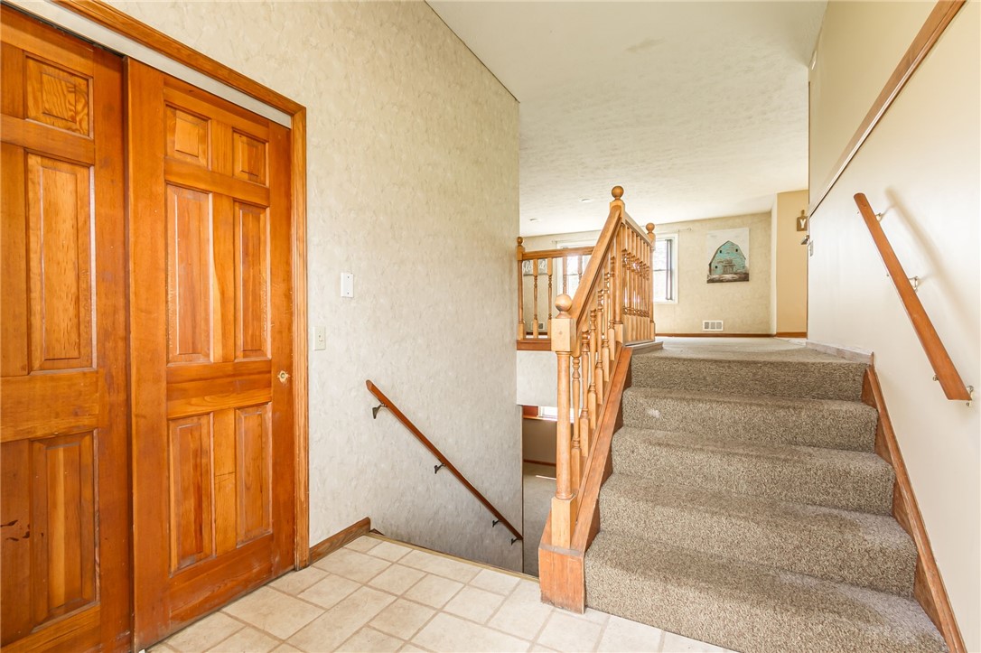 299 Fairport Road East Rochester, NY 14445 - Photo 9 of 48