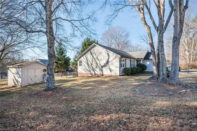 $299,900 | 710 Saddle Drive, Pilot Mountain, NC 27041