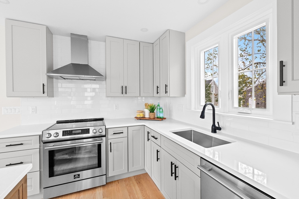 19 Ford Place, Unit 2 Scituate, MA 02066 - Photo 3 of 23