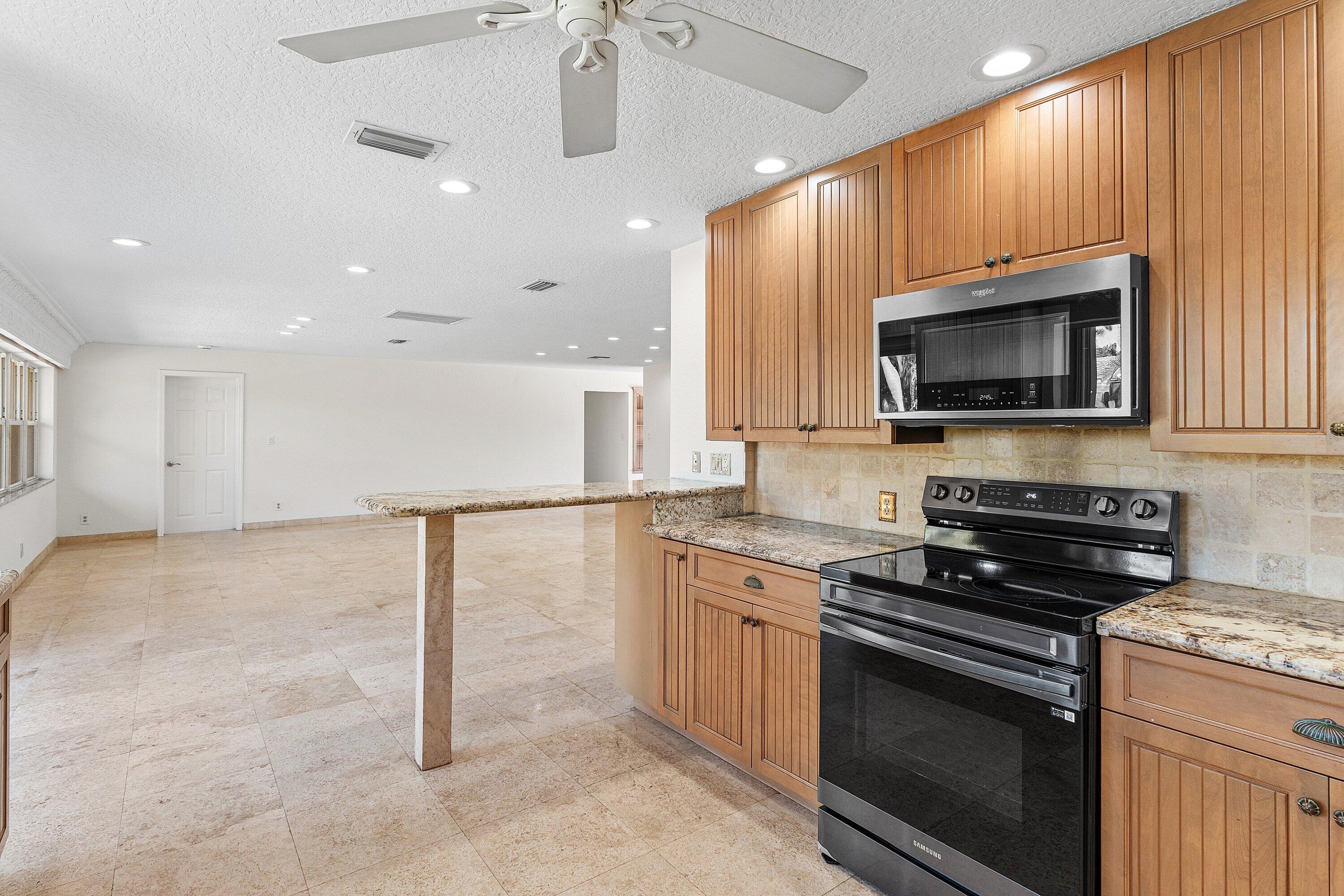 451 Northeast 25th Terrace Boca Raton, FL 33431 - Photo 18 of 47 451 NE 25 Terrace (12)