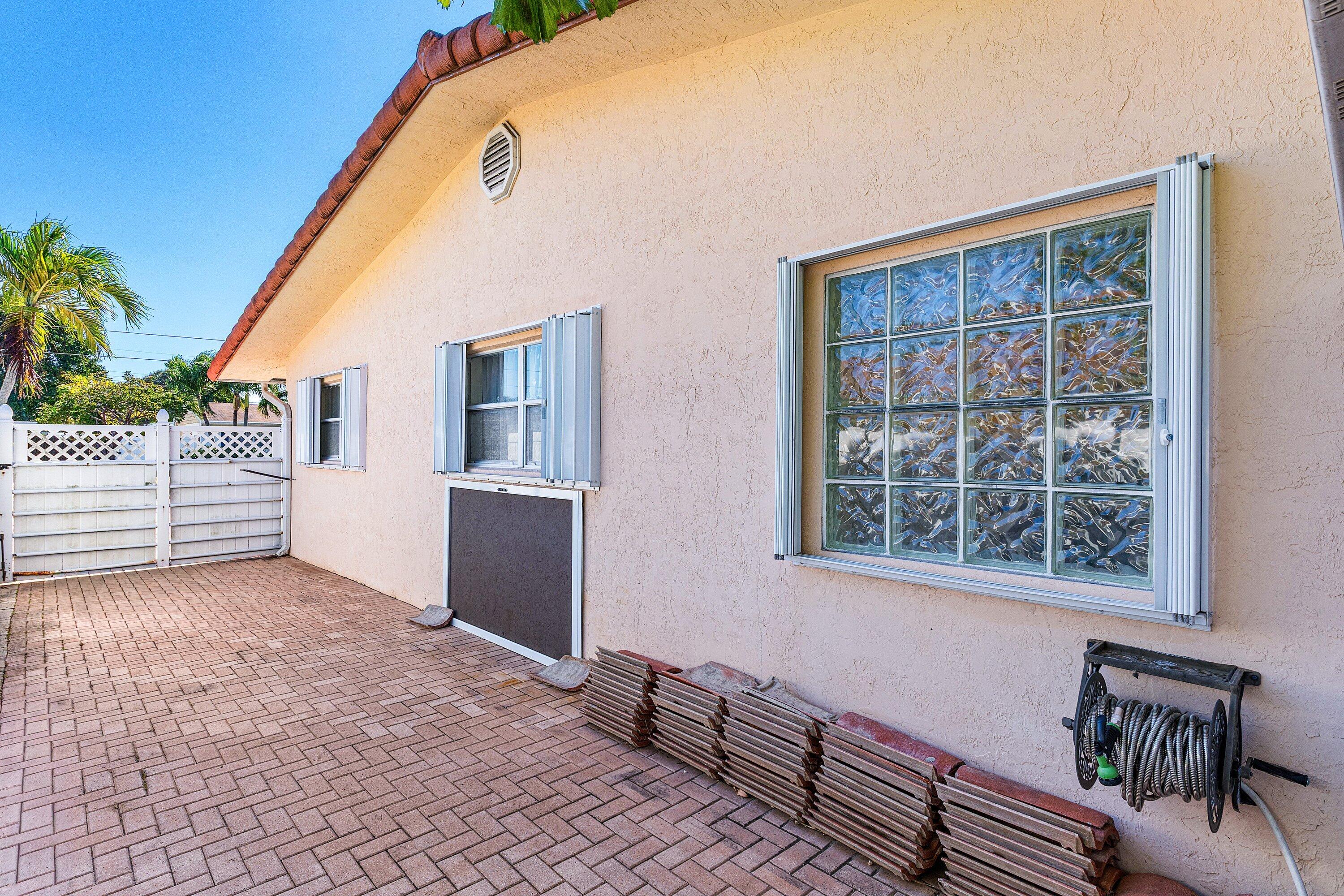 451 Northeast 25th Terrace Boca Raton, FL 33431 - Photo 35 of 47 451 NE 25 Terrace (32)