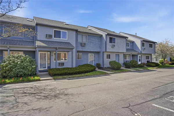 $315,000 | 511 Child Street, Unit 205, Warren, RI 02885