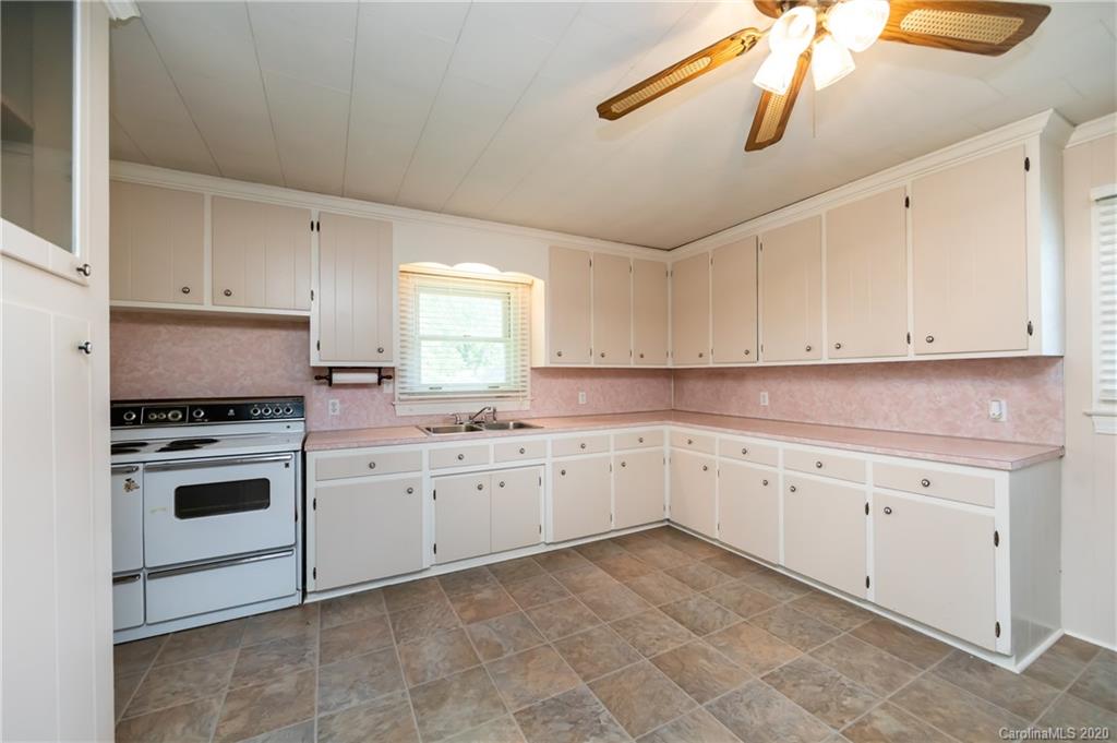 1406 Shearers Road Mooresville, NC 28115 - Photo 17 of 44 Gallery Image 17