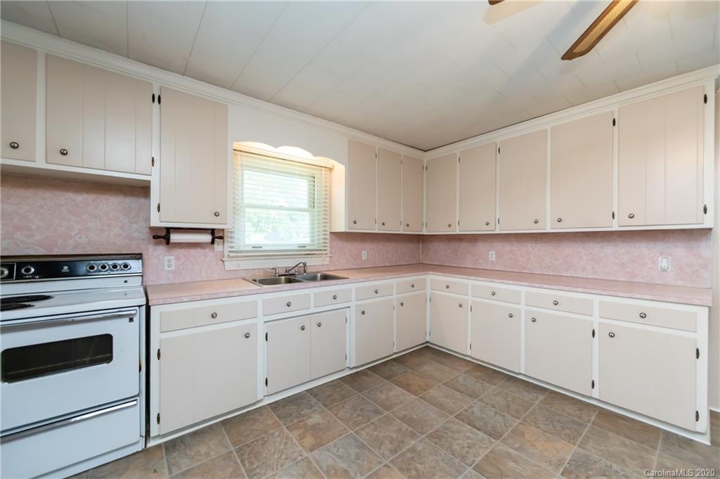 1406 Shearers Road Mooresville, NC 28115 - Photo 18 of 44 Gallery Image 18
