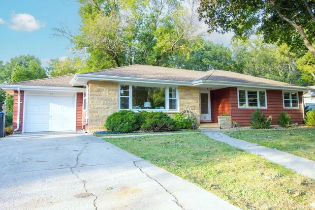 $205,000 | 12 Belleview Avenue, Mankato, MN 56001