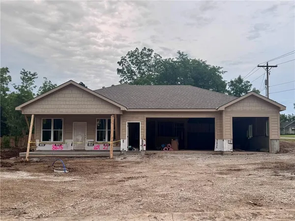 $515,000 | 8675 Eagle Creek Drive, De Soto, KS 66018