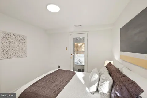 $1,175,000 | 415 Commonwealth Avenue, Alexandria, VA 22301