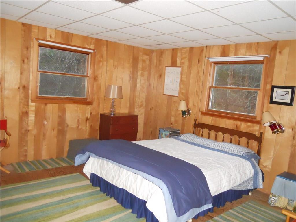 1401 Main Road Islesboro, ME 04848 - Photo 16 of 25 Guest bedroom