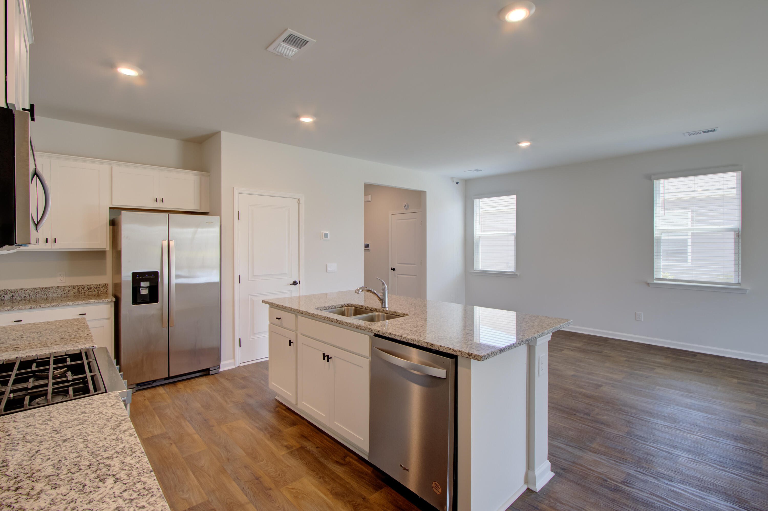 729 Long Blf Road Summerville, SC 29486 - Photo 6 of 33 05142026-021