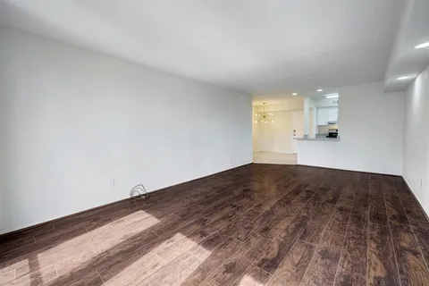 $110,000 | 4645 Wild Indigo Street, Unit 373, Houston, TX 77027