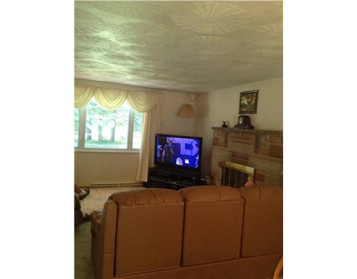 147 West Beechwood Road Bessemer, PA 16112 - Photo 8 of 12 Living Room.