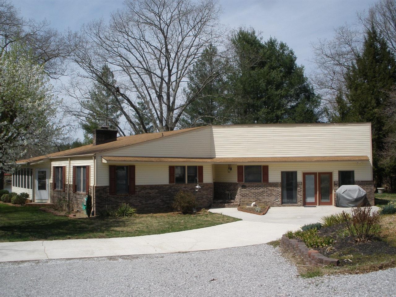 1470 River Road Kingston, TN 37763 - Photo 1 of 32 Front