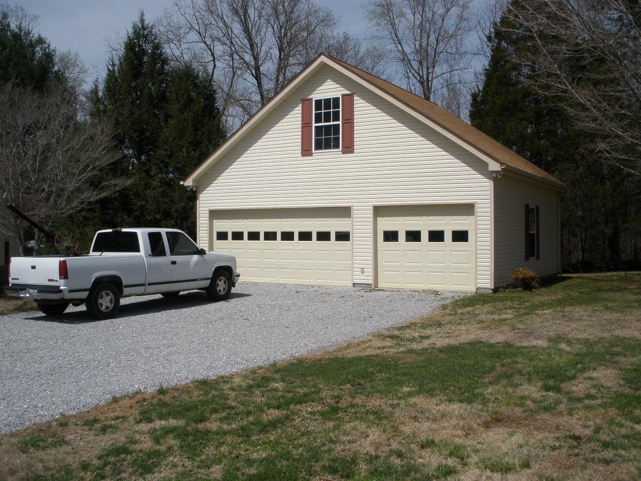 1470 River Road Kingston, TN 37763 - Photo 23 of 32 Triple Garage