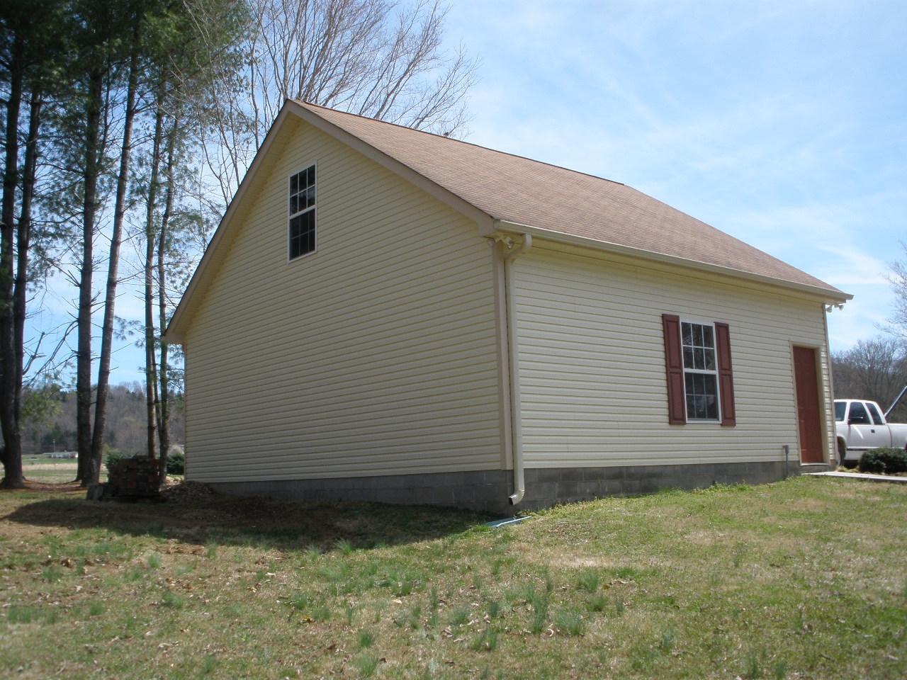 1470 River Road Kingston, TN 37763 - Photo 24 of 32 Back view of garage
