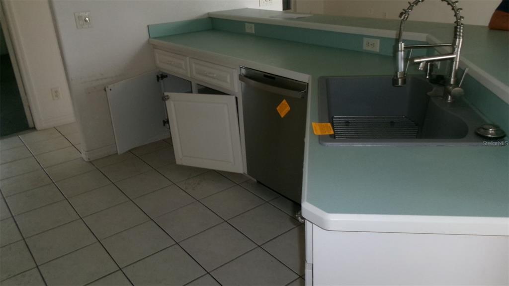 2141 Peterborough Road Punta Gorda, FL 33983 - Photo 14 of 27 Gallery Image 14