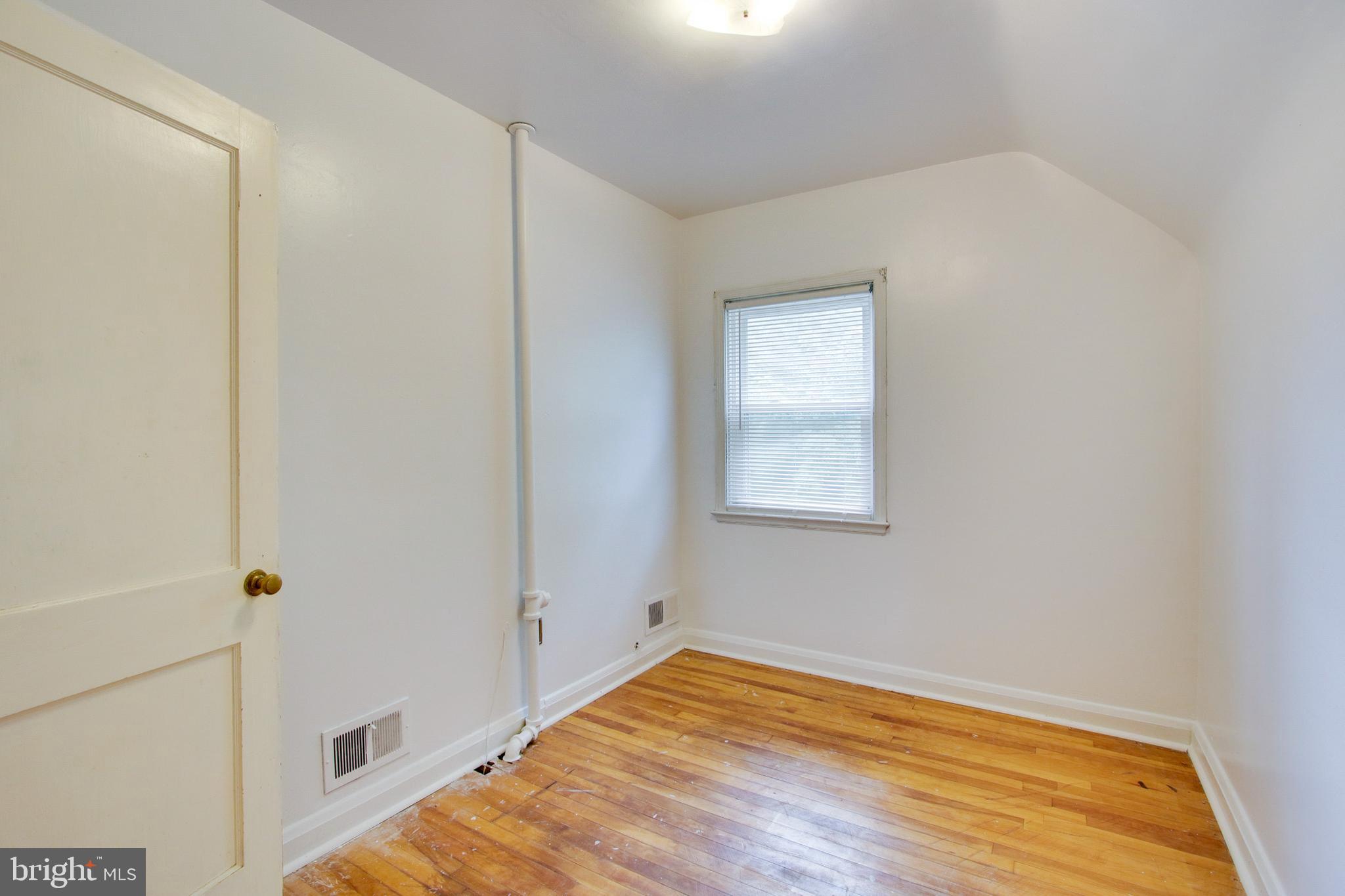 611 Braeside Road Baltimore, MD 21229 - Photo 15 of 23