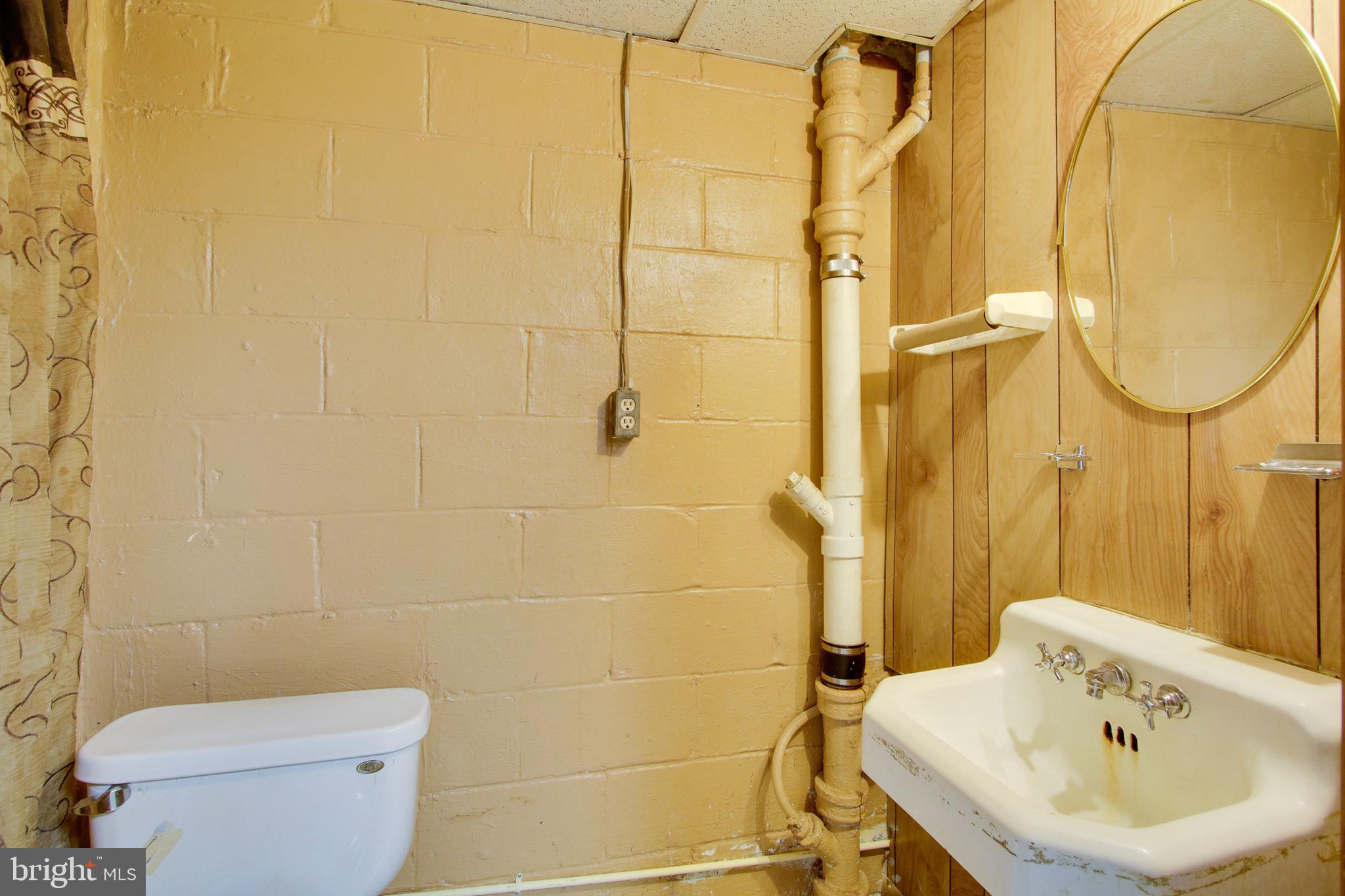 611 Braeside Road Baltimore, MD 21229 - Photo 19 of 23