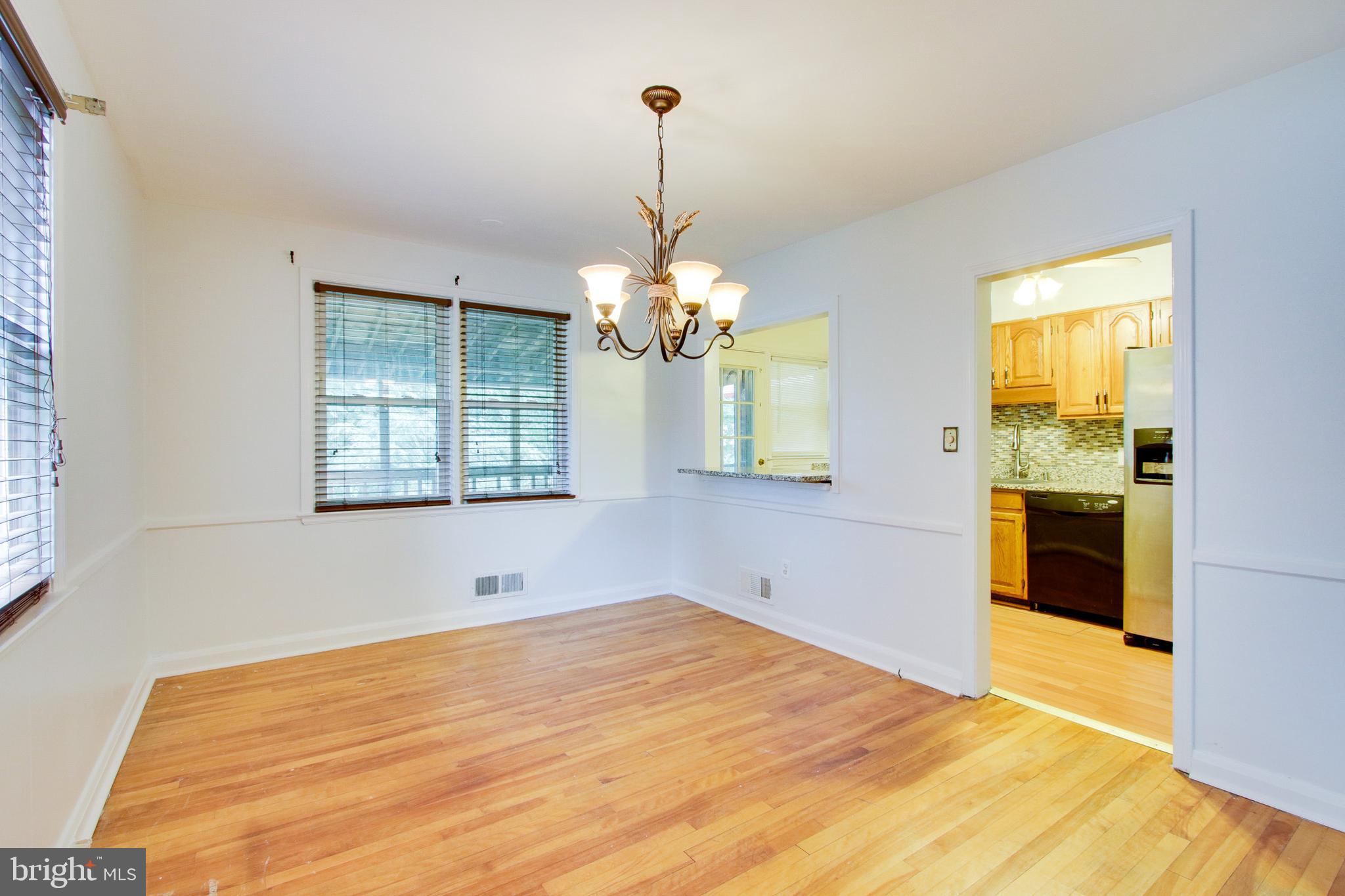 611 Braeside Road Baltimore, MD 21229 - Photo 6 of 23