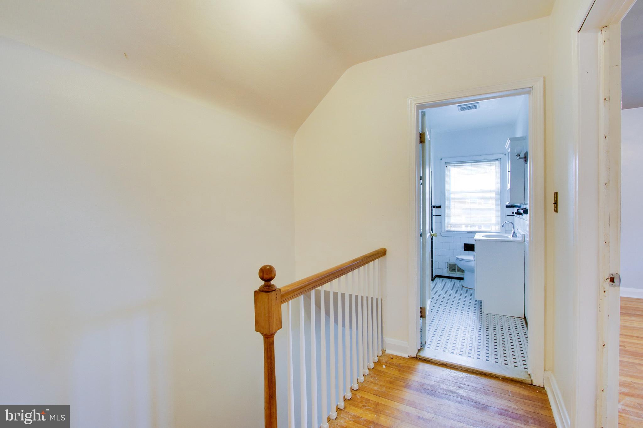 611 Braeside Road Baltimore, MD 21229 - Photo 10 of 23